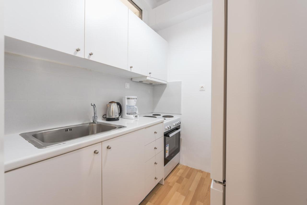 Apartment At Megaro Mousikis St Semi Basement 1Bed 2 Pers Atenas Exterior foto